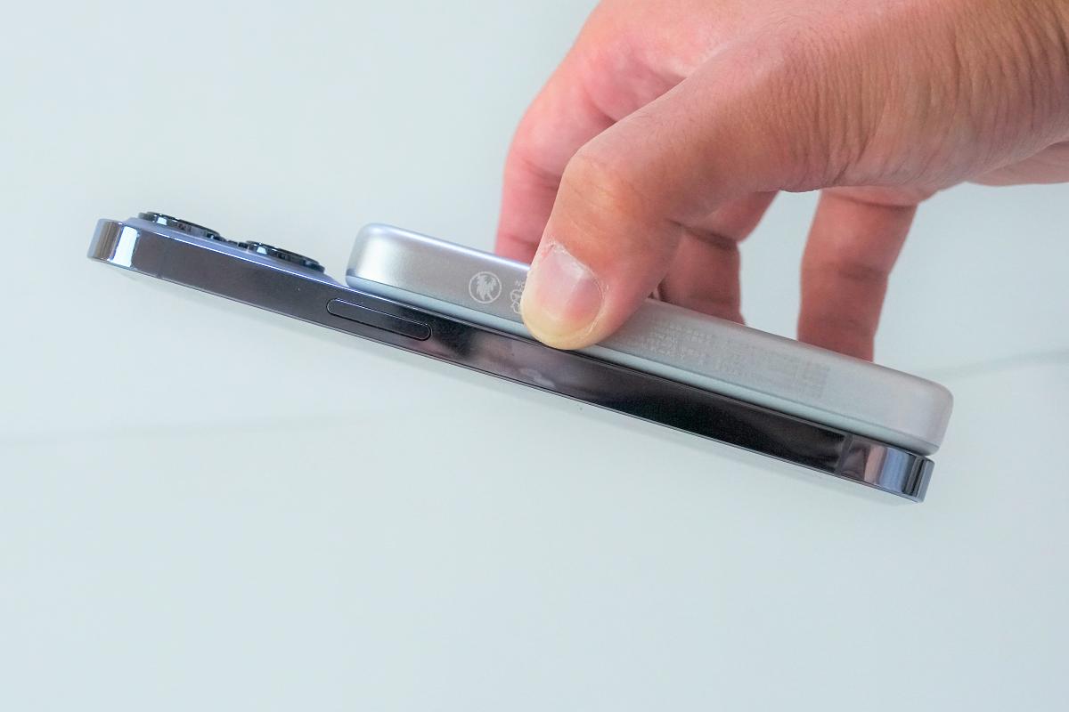 iphone14promax磁吸无线充电宝,iphone14promax带线无线磁吸充电宝