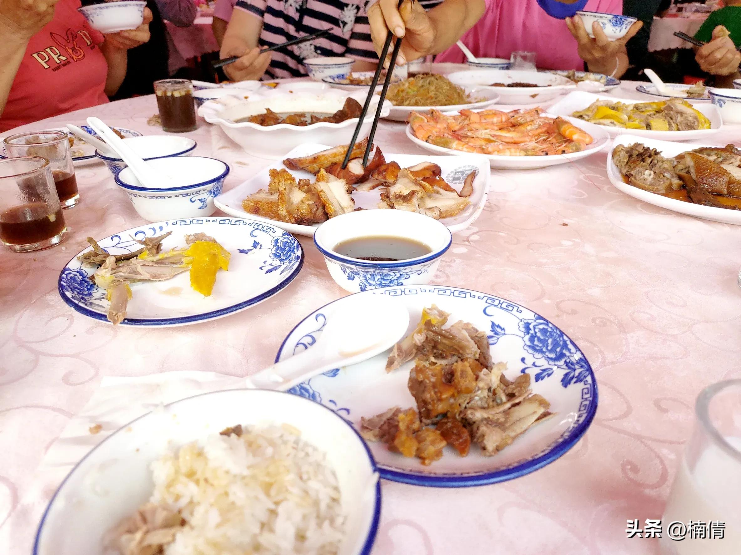 祝新人永结同心百年好合幸福美满,祝福一对新人百年好合比心比心