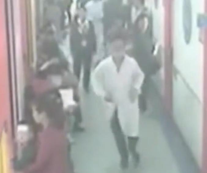 3岁男童补牙意外身亡母亲崩溃,3岁男孩补牙死亡