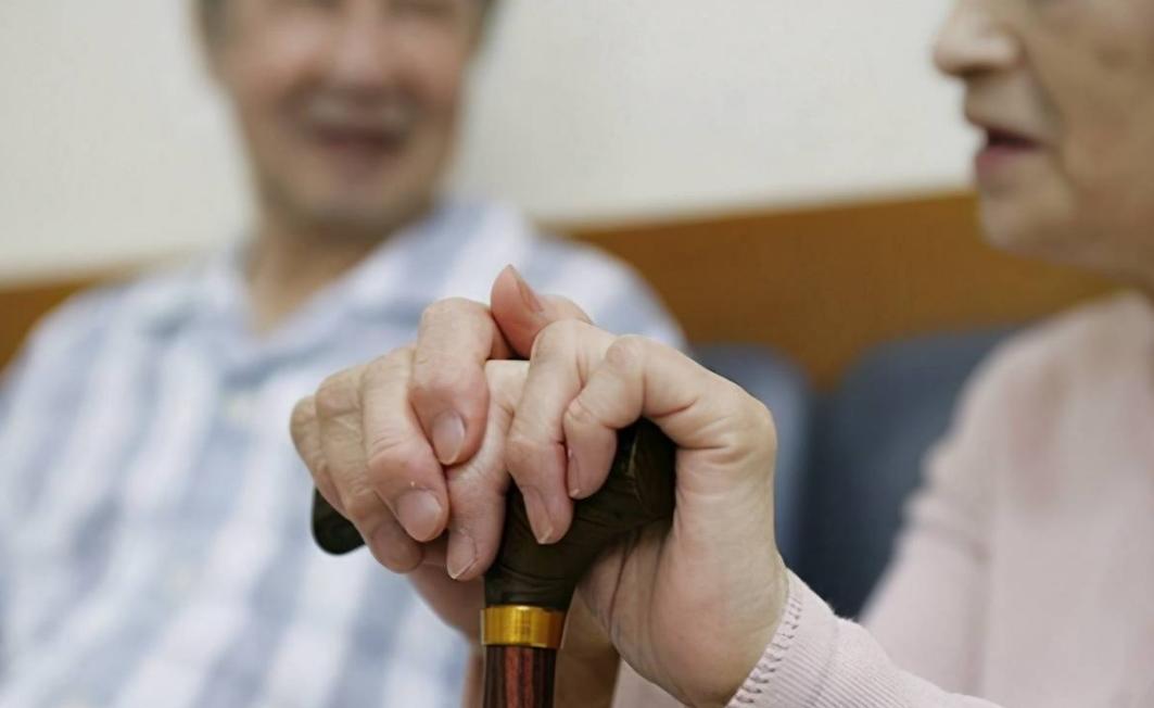 50岁之后有三个特征晚年堪忧,50岁以后有质量的生活