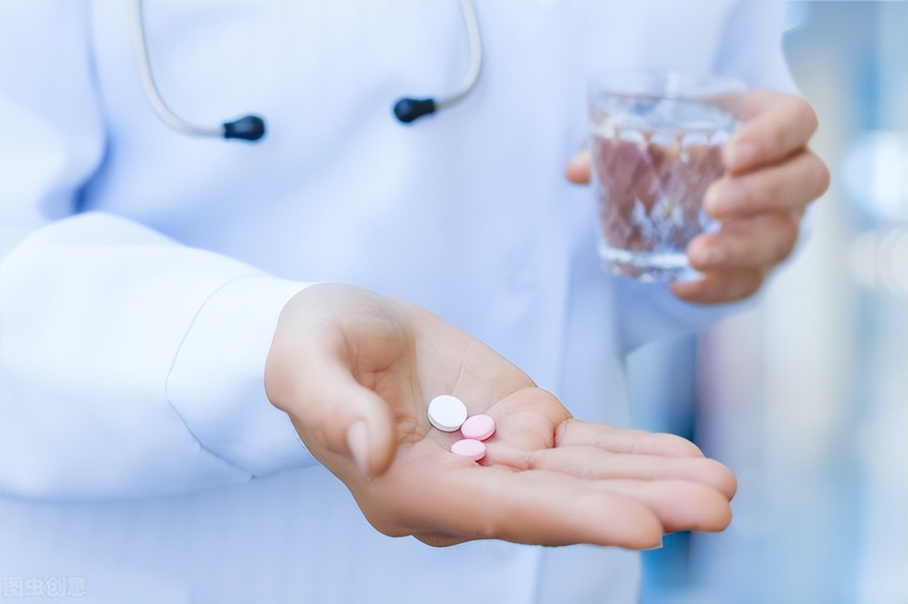 男人尿味大吃什么药,男性长期尿黄气味大怎么治疗