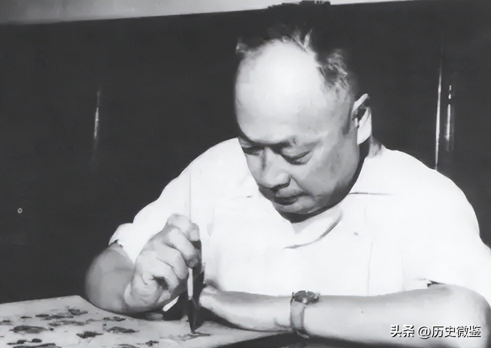 金庸:造原*弹子**,不如多做几条裤子穿!陈毅:当了裤子也要造