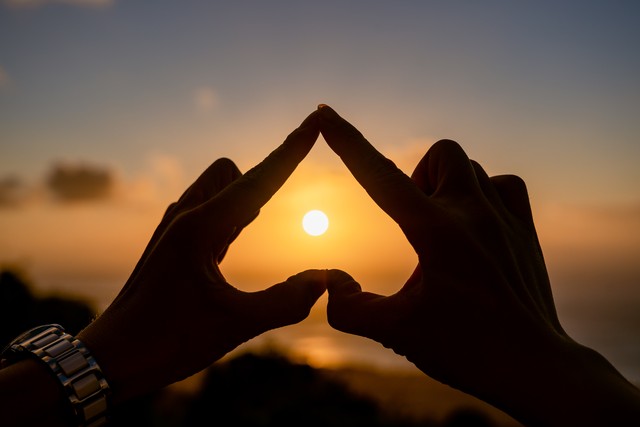 有风的地方就是你的灵魂,有人说有风的地方就是你爱着的人