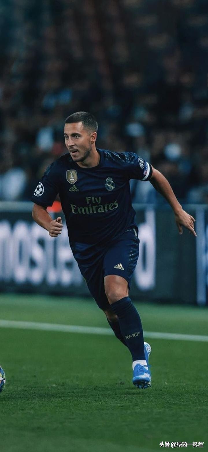 凯恩无冠阿尔瓦雷斯,阿尔瓦雷斯拿到三冠王