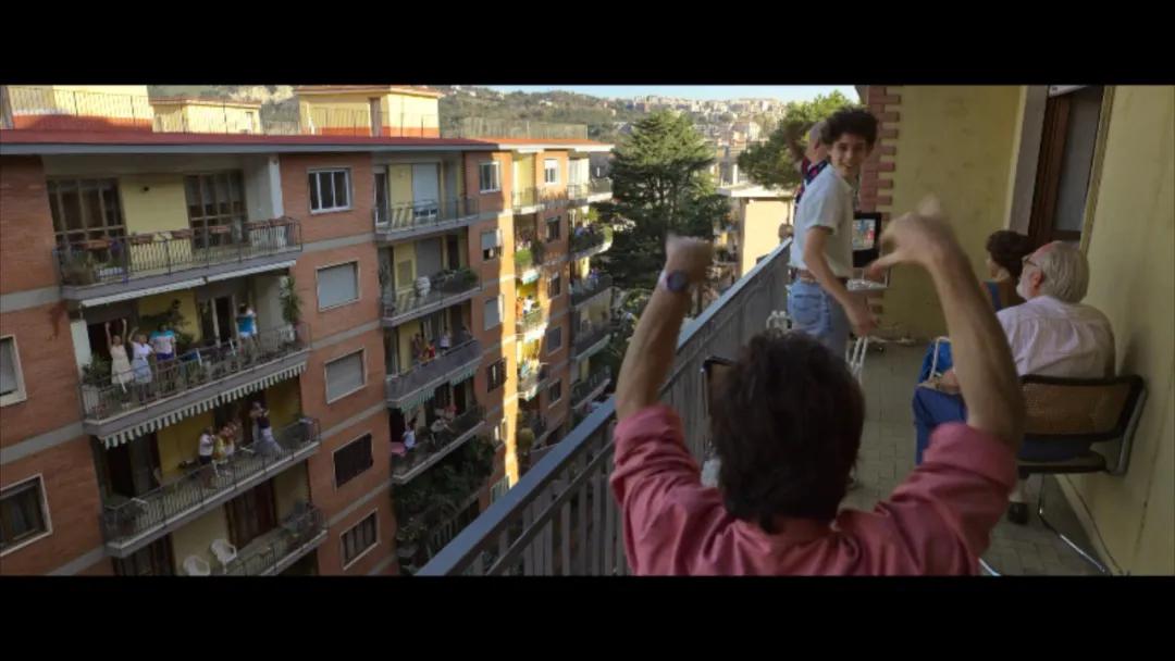 满屏美胸！三观震碎！意大利女人好敢