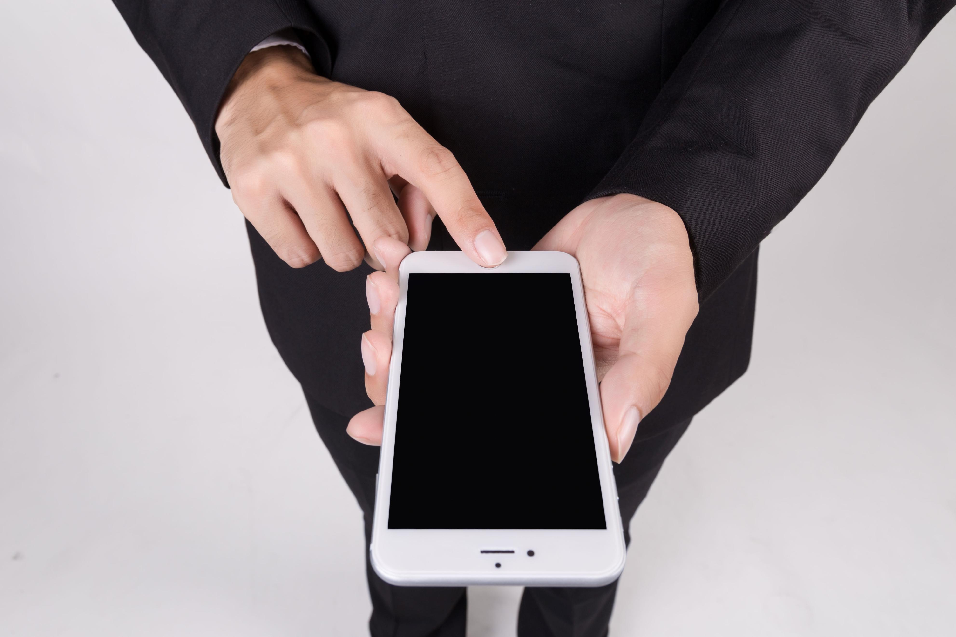 集市免费送礼品摆摊骗局,夜市摆摊扫码领礼品诈骗