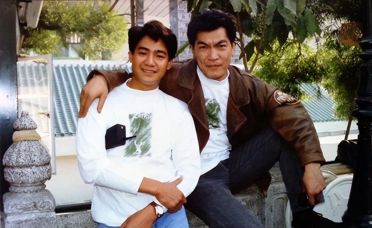 他高大威*男猛**人味足，演江湖人士逼真，人生经历丰富，低调亦多姿