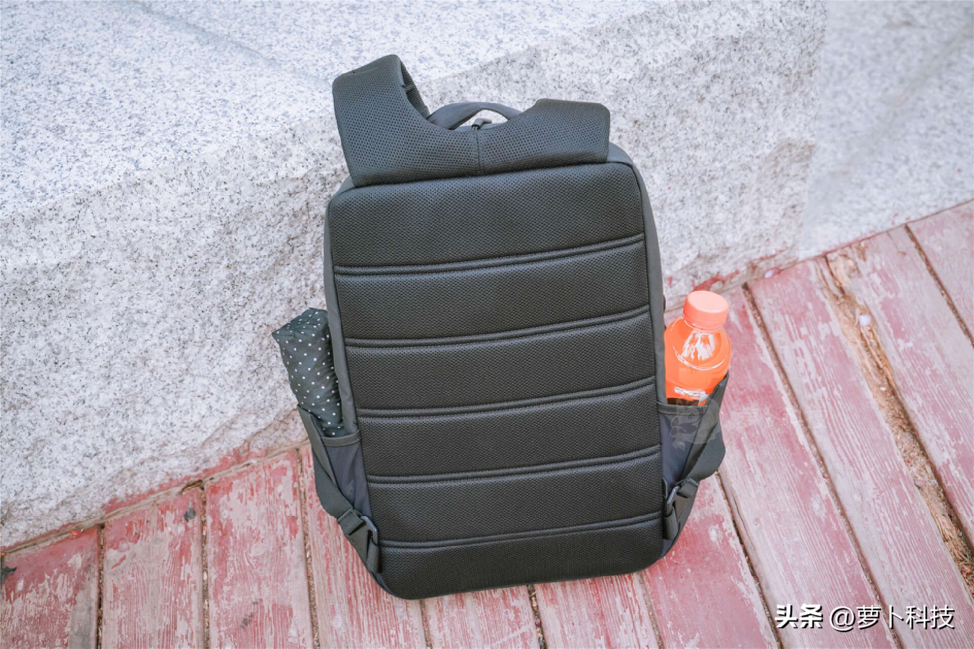 笔记本360°环绕保护,好看又能装,苹果合作品牌INCASE背包评测