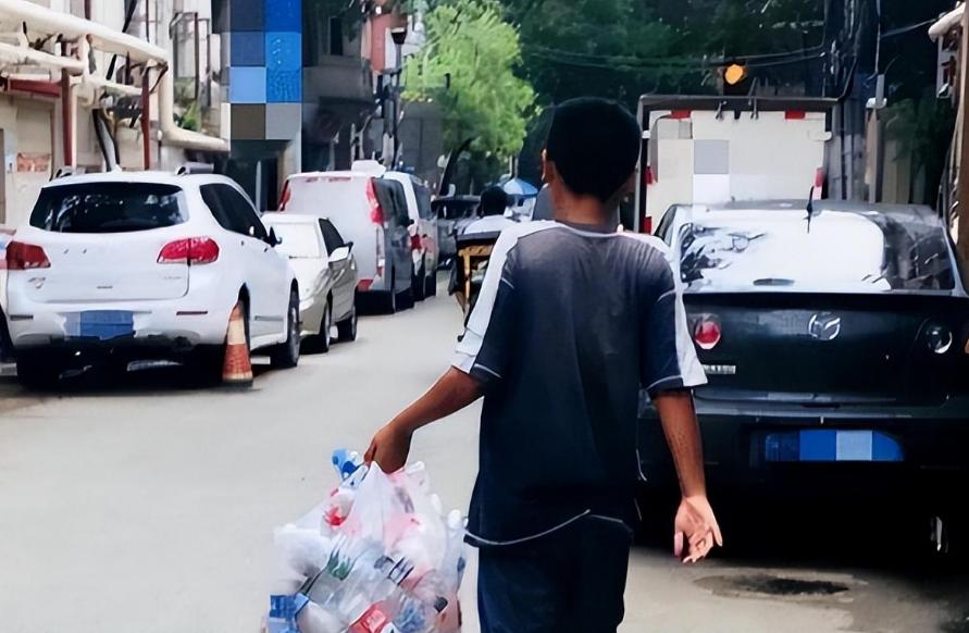 13岁男孩父母双亡考上北大,广西13岁男孩靠捡废品考上北大