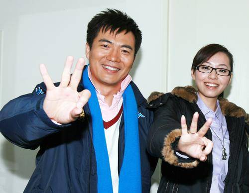 央视主持人黄健翔婚姻,央视体育主持人黄健翔