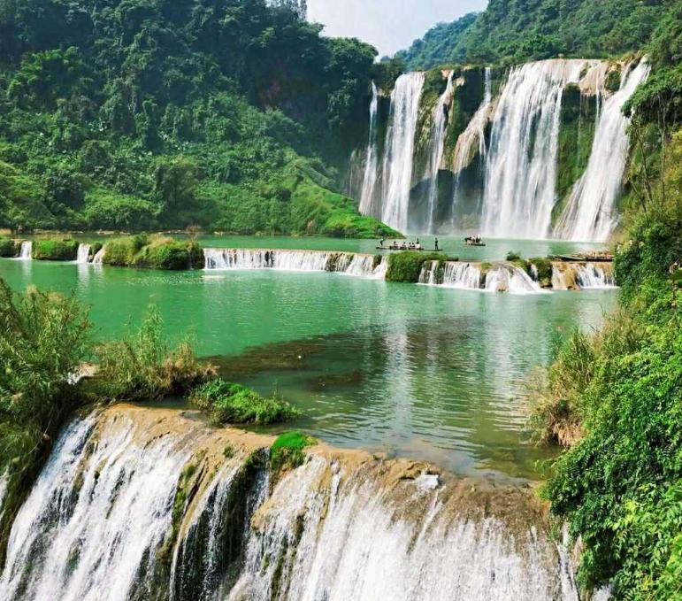 办公桌摆放朝北还是朝南,南屋北窗户办公桌怎么摆放