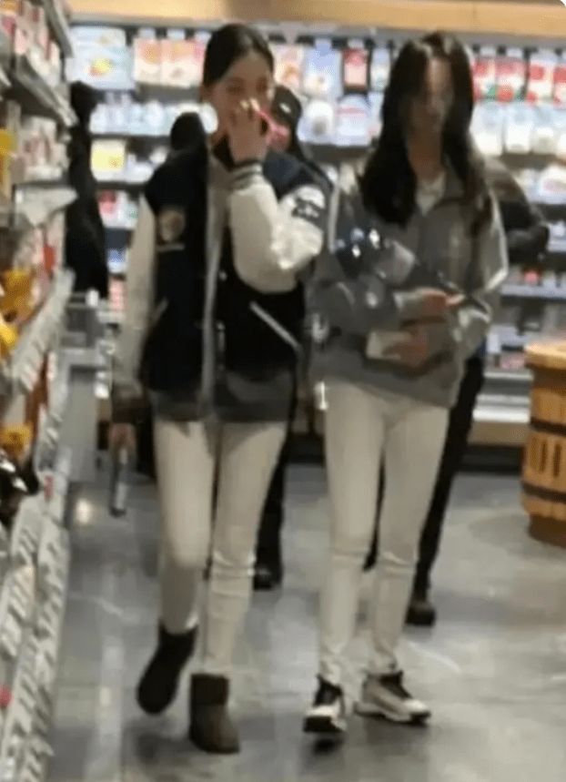 李亚鹏李嫣奢侈品,李嫣的奢侈生活曝光