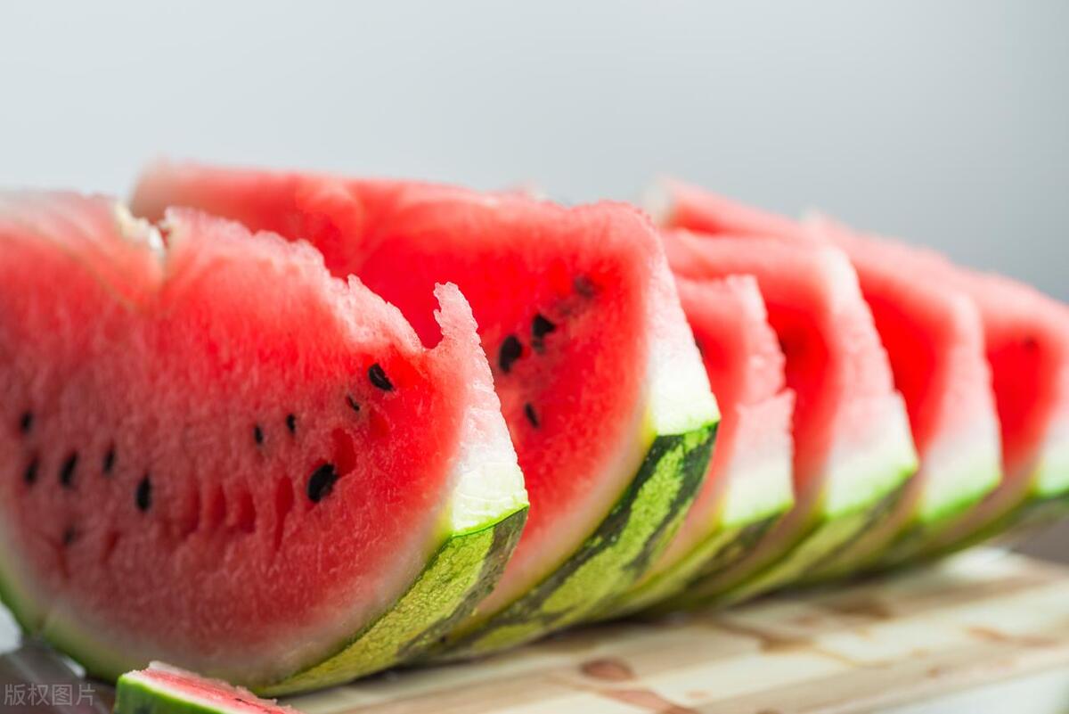 西瓜沤根什么症状,西瓜伸蔓期沤根什么症状