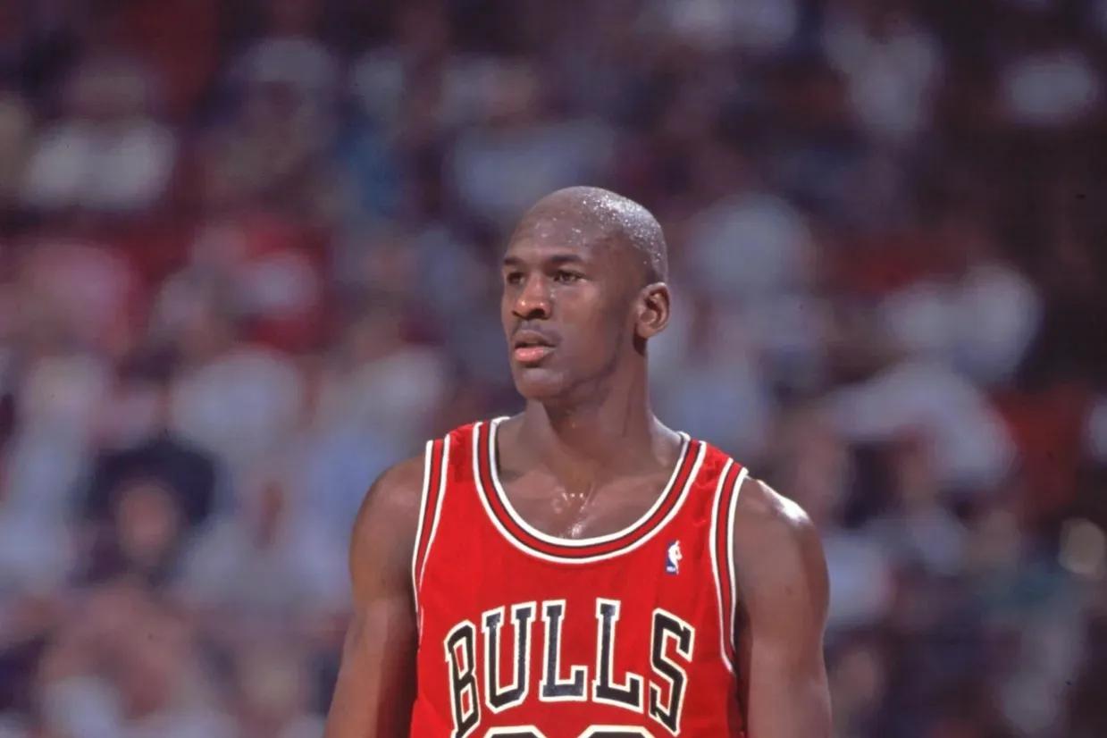 詹姆斯超越贾巴尔纪录视频,詹姆斯超越贾巴尔总得分的照片