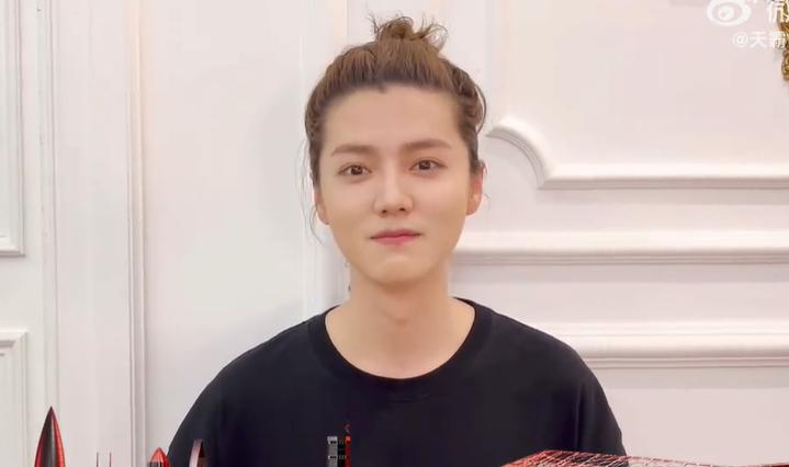 鹿晗罕见照片曝光,鹿晗新照曝光