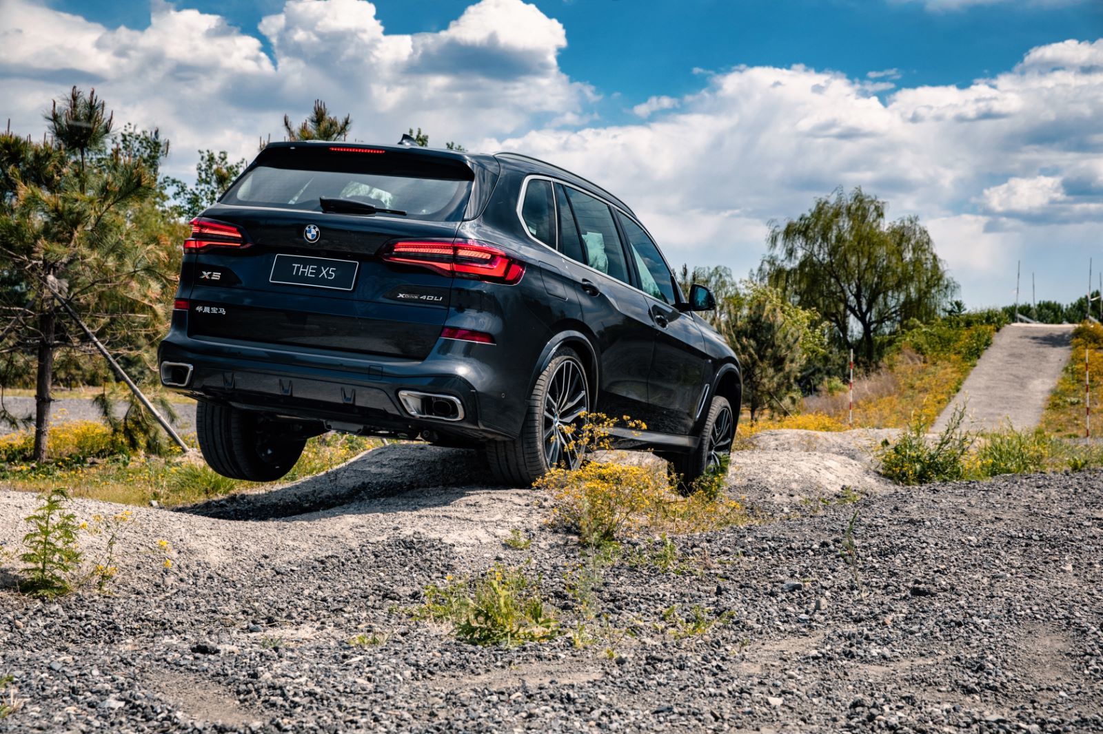 宝马x5新款尊享版2022款夜间试驾,试驾宝马x5新车型