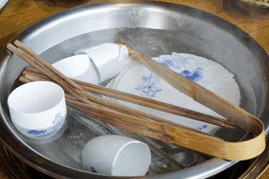 奉劝大家：不要给家人用这3种饭碗！真的不好用，还不安全