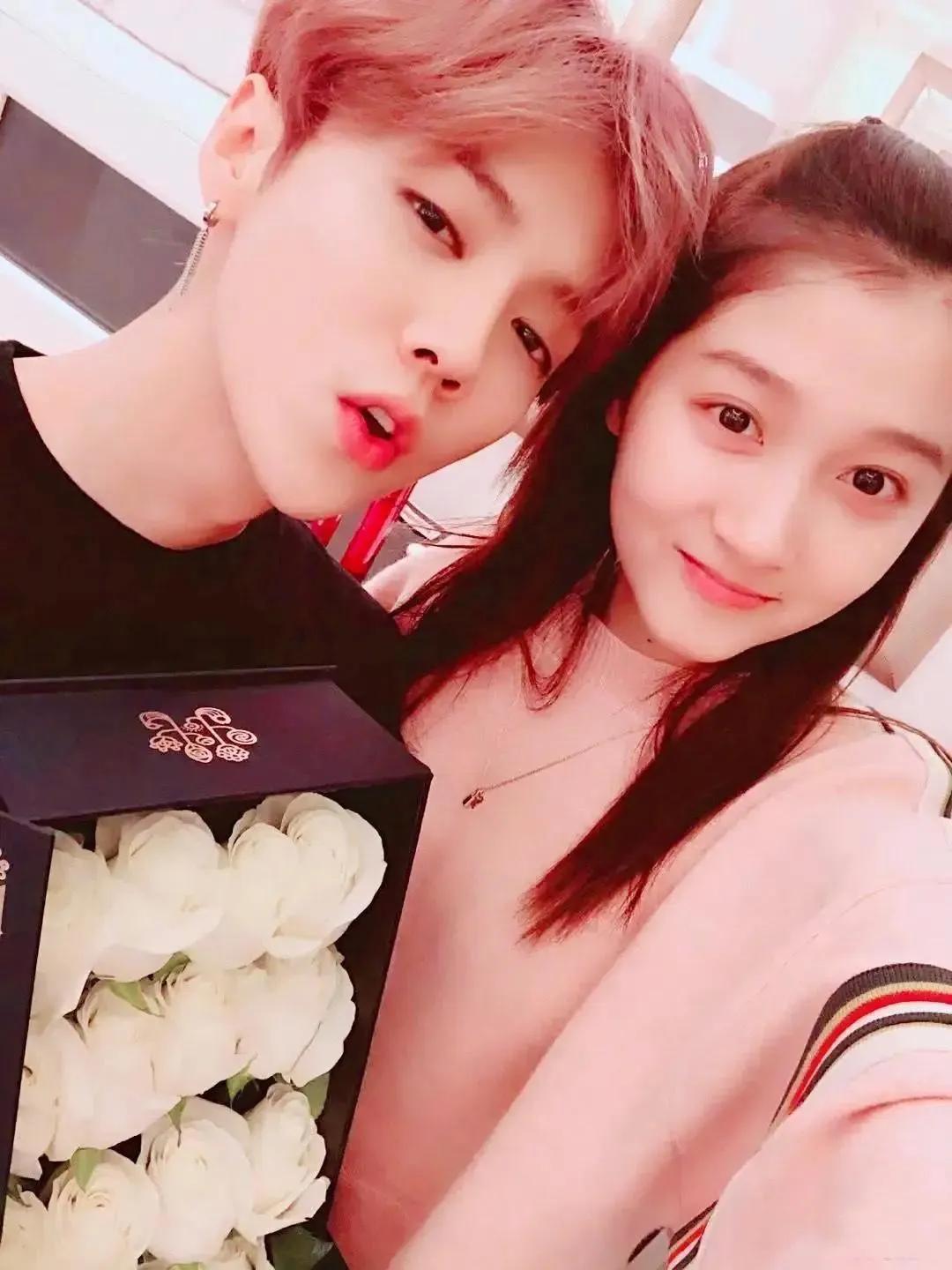 曝关晓彤经常坐高铁去陪鹿晗,关晓彤微博晒鹿晗最新消息