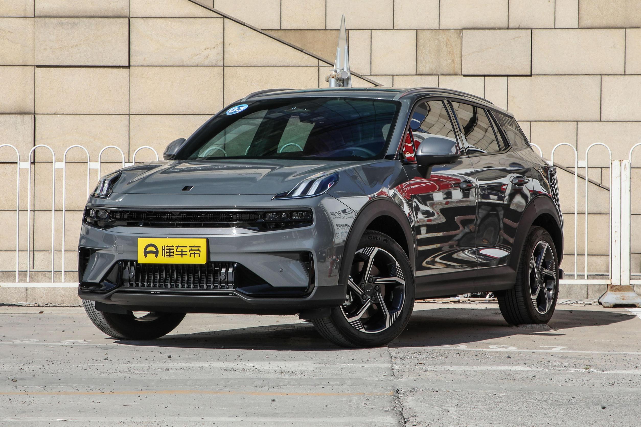 女生买什么车比较合适10万到15万,适合女生开的15万以内小型suv