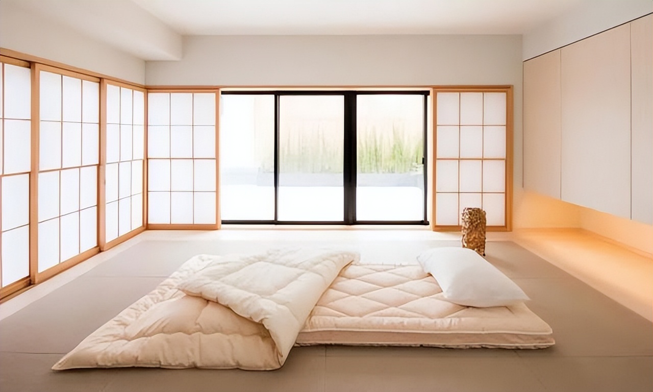 日本人为什么喜欢“席地而眠”？是床不舒服吗？看完涨知识了