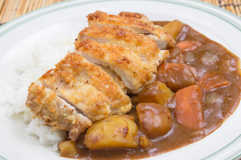 日本游玩一天10000元够不够,日本旅游7天30万日元