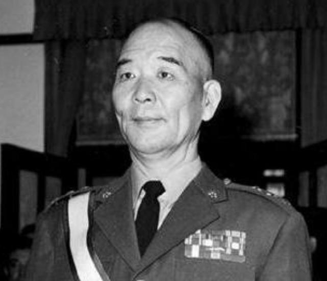 1944年叶飞去诊所看病，看到墙上的字画回来后急令：抓捕老医生