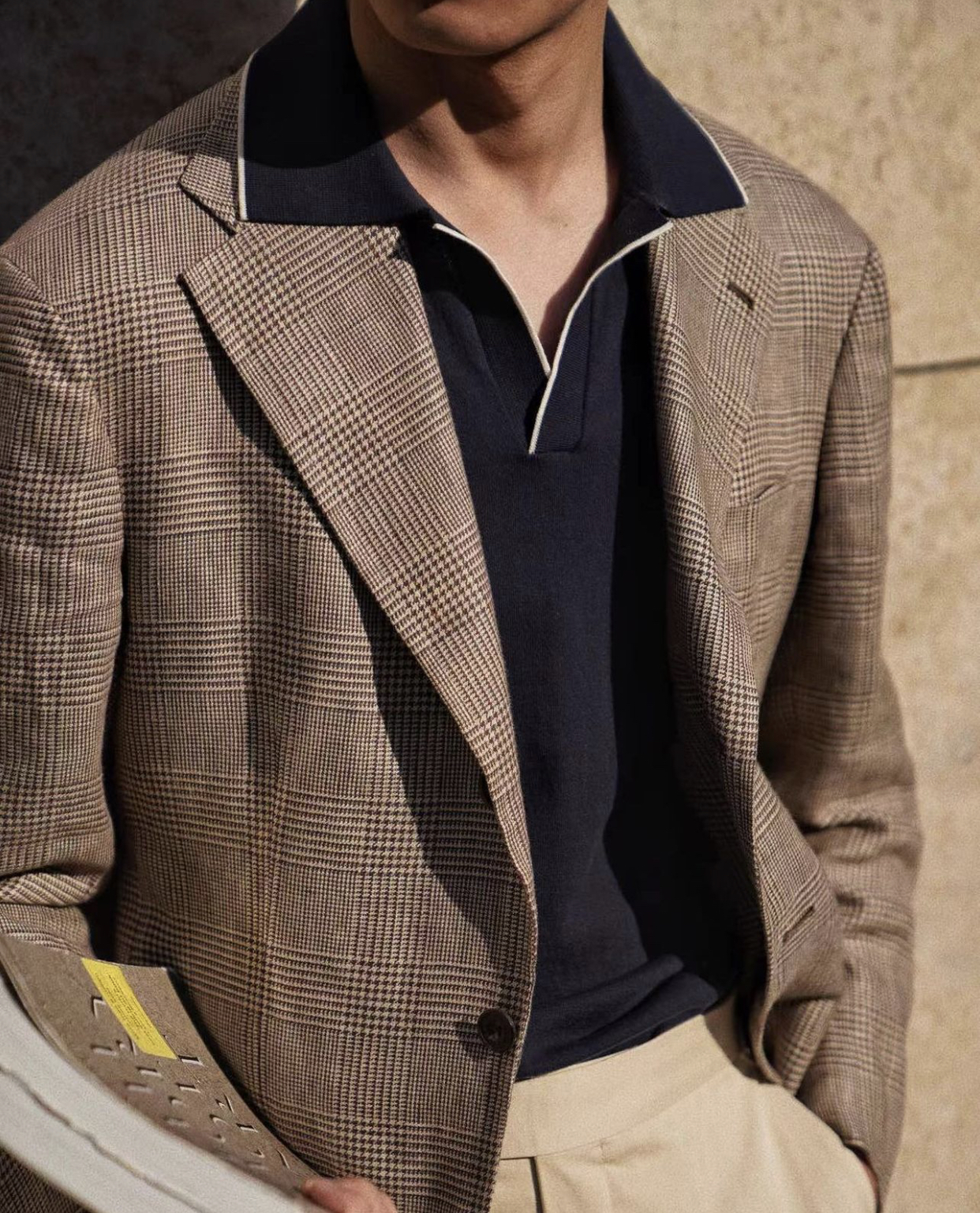 男士穿西装内搭穿什么,正装西装可以配t恤吗