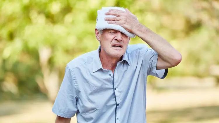 老年人睡不着脑供血不足怎么回事,老年人患有脑供血不足可以针灸吗