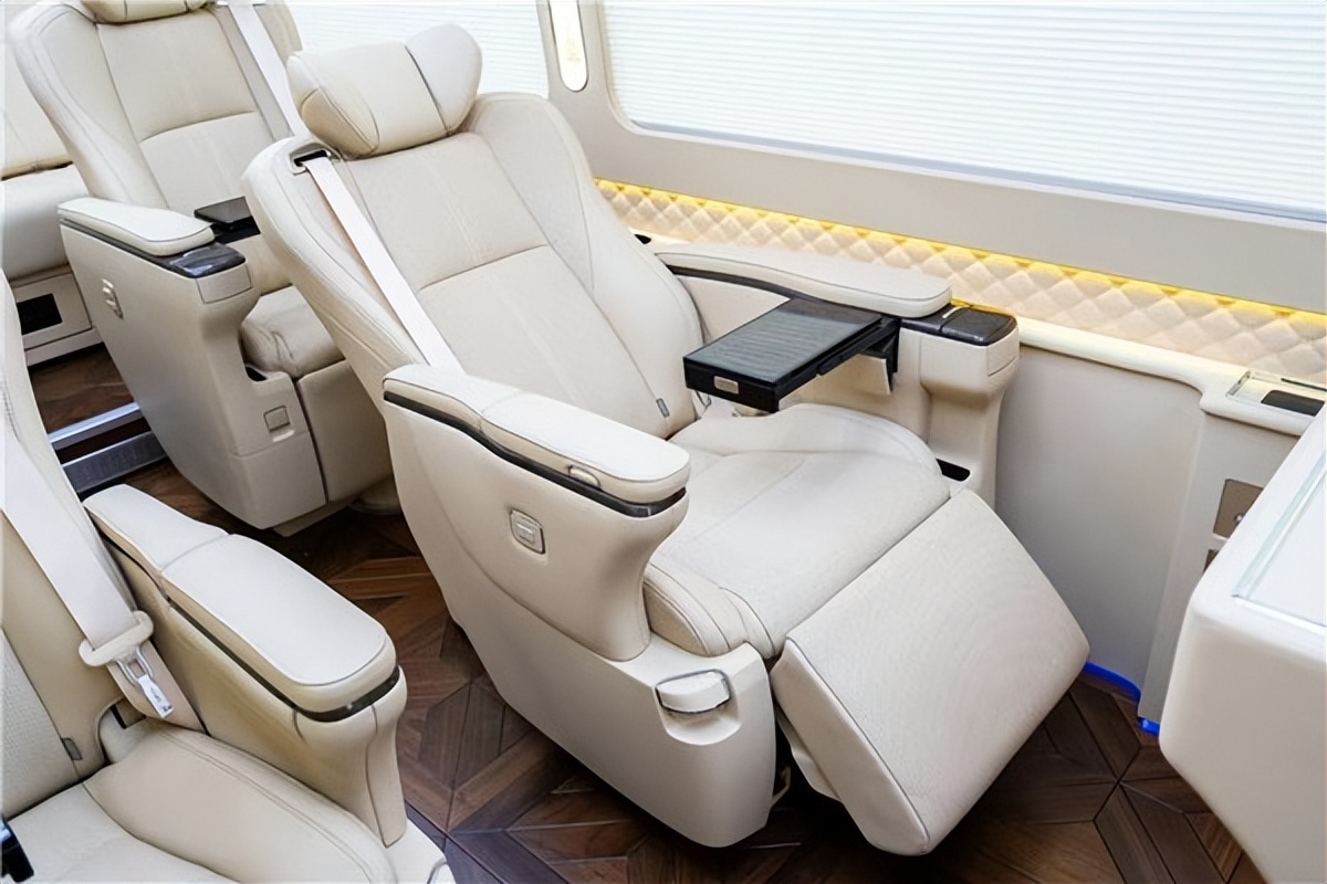 丰田考斯特12座价格考斯特4.0L六缸豪华中巴