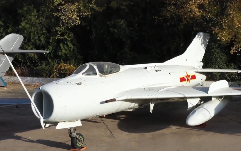 歼10单发有什么优势,歼10最新型是什么水平