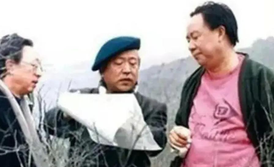 1999年“首富”牟其中入狱,妻儿远走德国,小28岁小姨子不离不弃