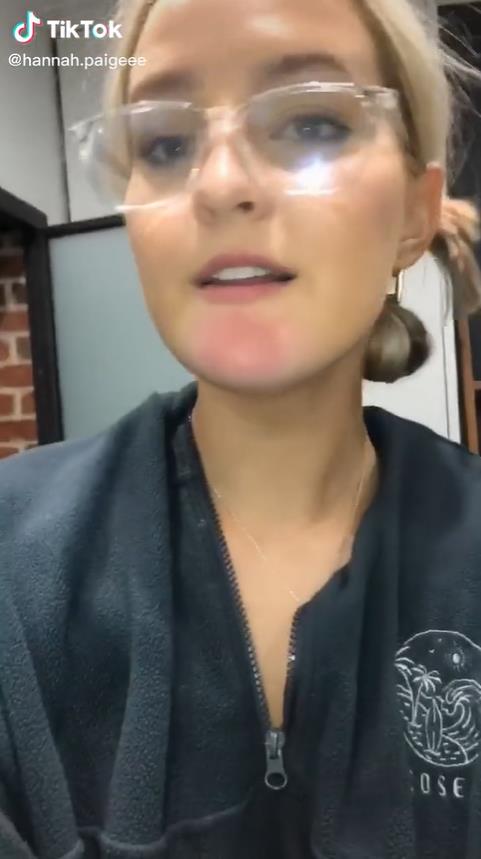 澳洲妹子和男友接吻,澳大利亚女子与男友接吻