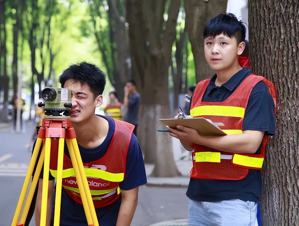 武汉城市职业学院的就业前景,武汉职业教育周启幕