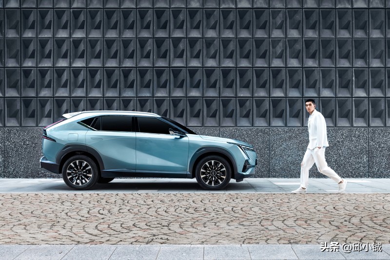 买车推荐15万左右suv,稳重or年轻10万级suv怎么选