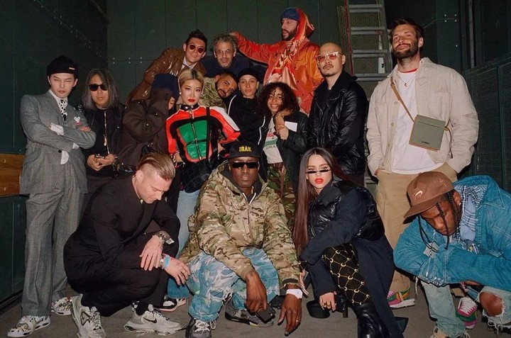 耐克花鞋,耐克只用一张皮做的鞋