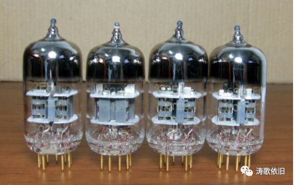 计算机详细历史,计算机发展简史200字