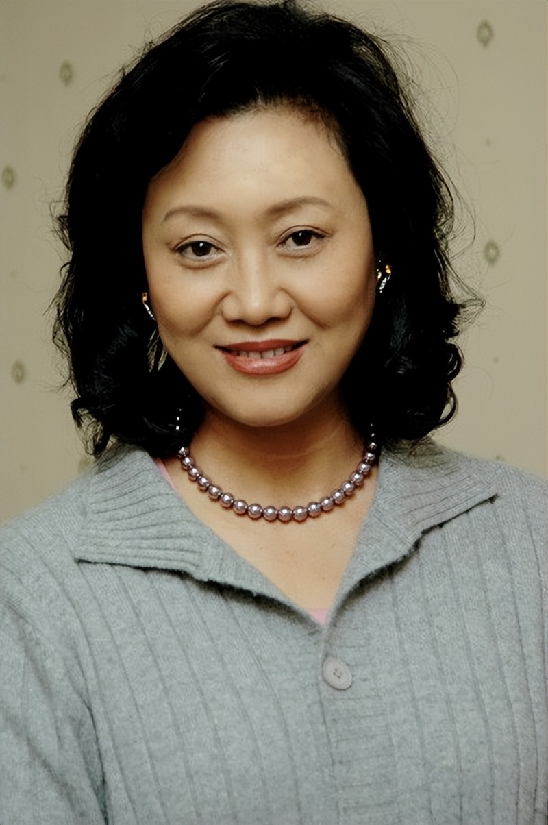 梦想当阔太，却嫁进伪豪门，这5位豪门梦碎的女星像个“笑话”