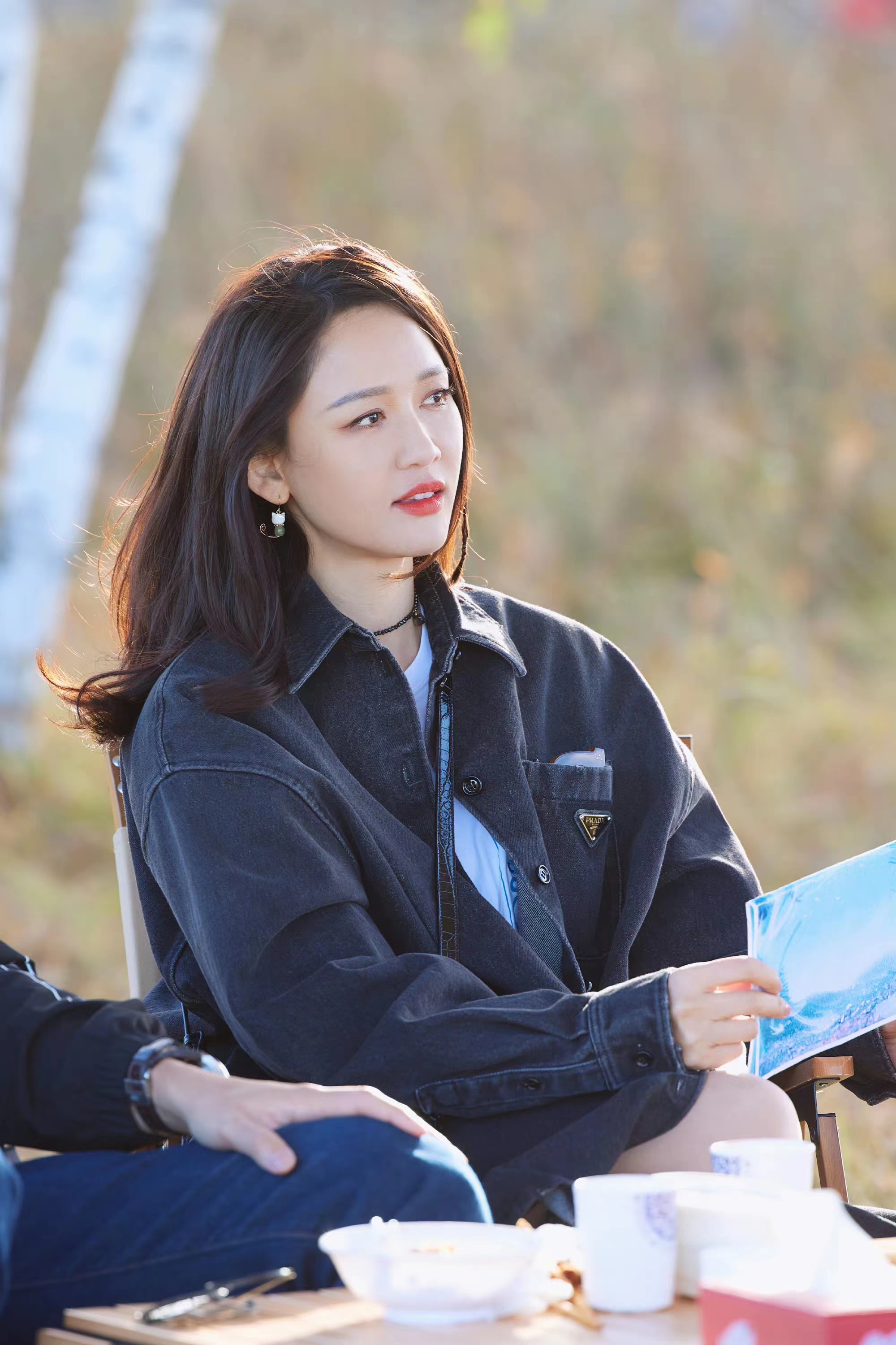 陈乔恩最近节目穿搭,陈乔恩录节目穿紧身皮衣大秀身材