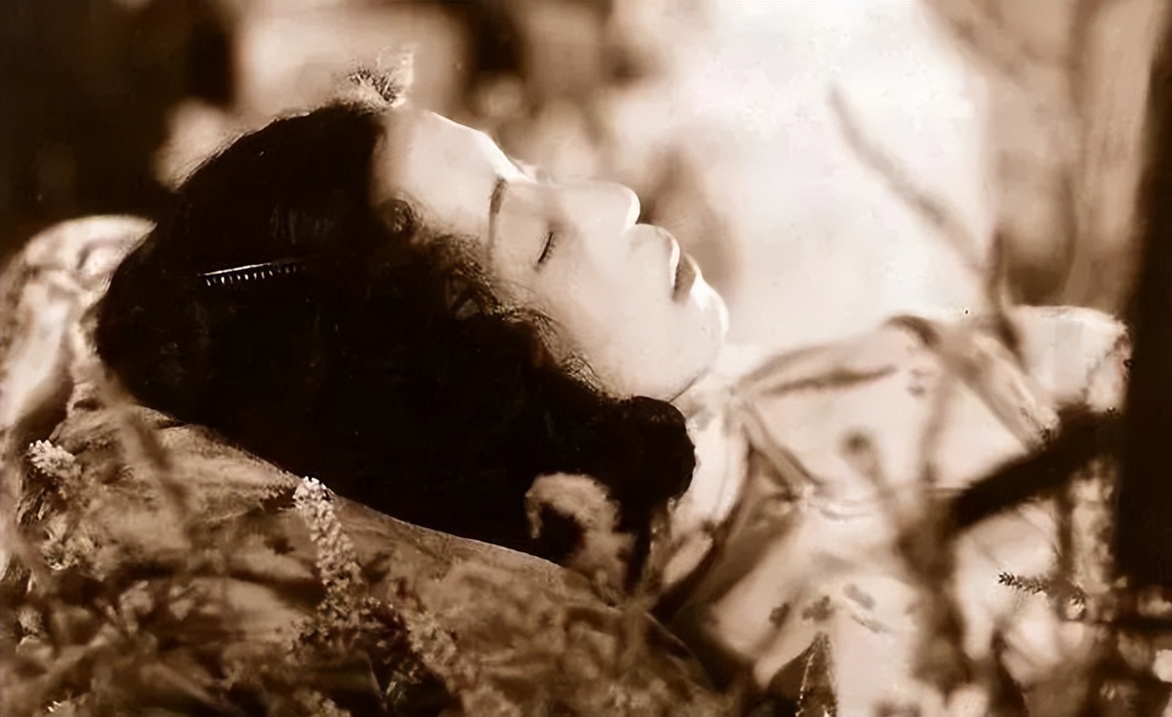 阮玲玉自尽后唐季珊做了什么,阮玲玉自尽之谜完整版