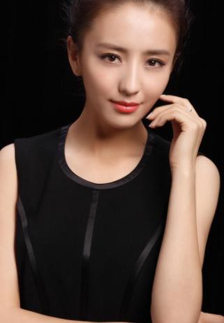 佟丽娅:父亲让她卑微,婚后容忍老公出轨,离婚后勇敢做自己