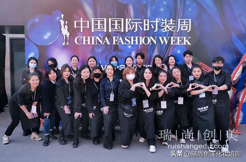 学化妆有前途嘛,学化妆能带来哪些价值