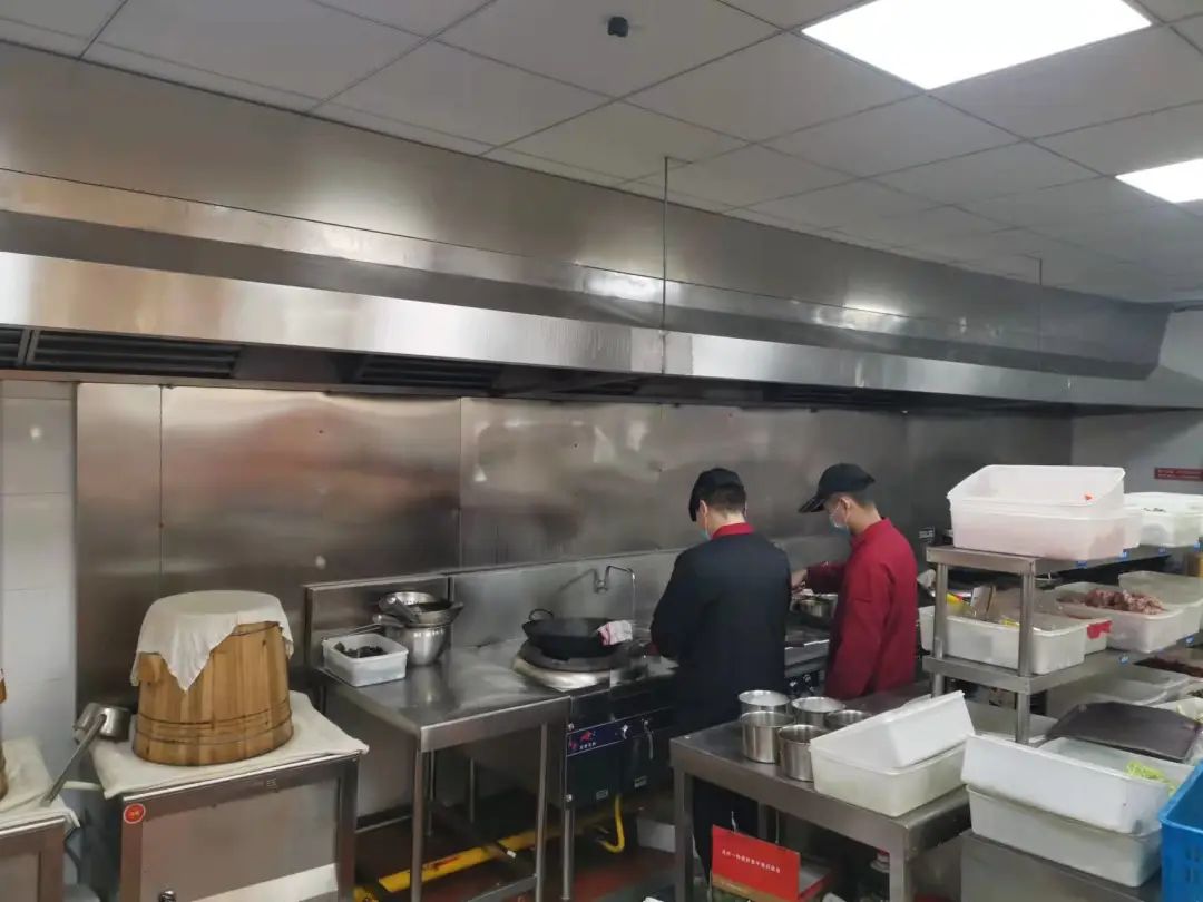 饭店天然气租赁费,餐饮天然气一个月费用