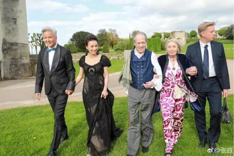 一夜躺赚26万,张庭百亿商业帝国