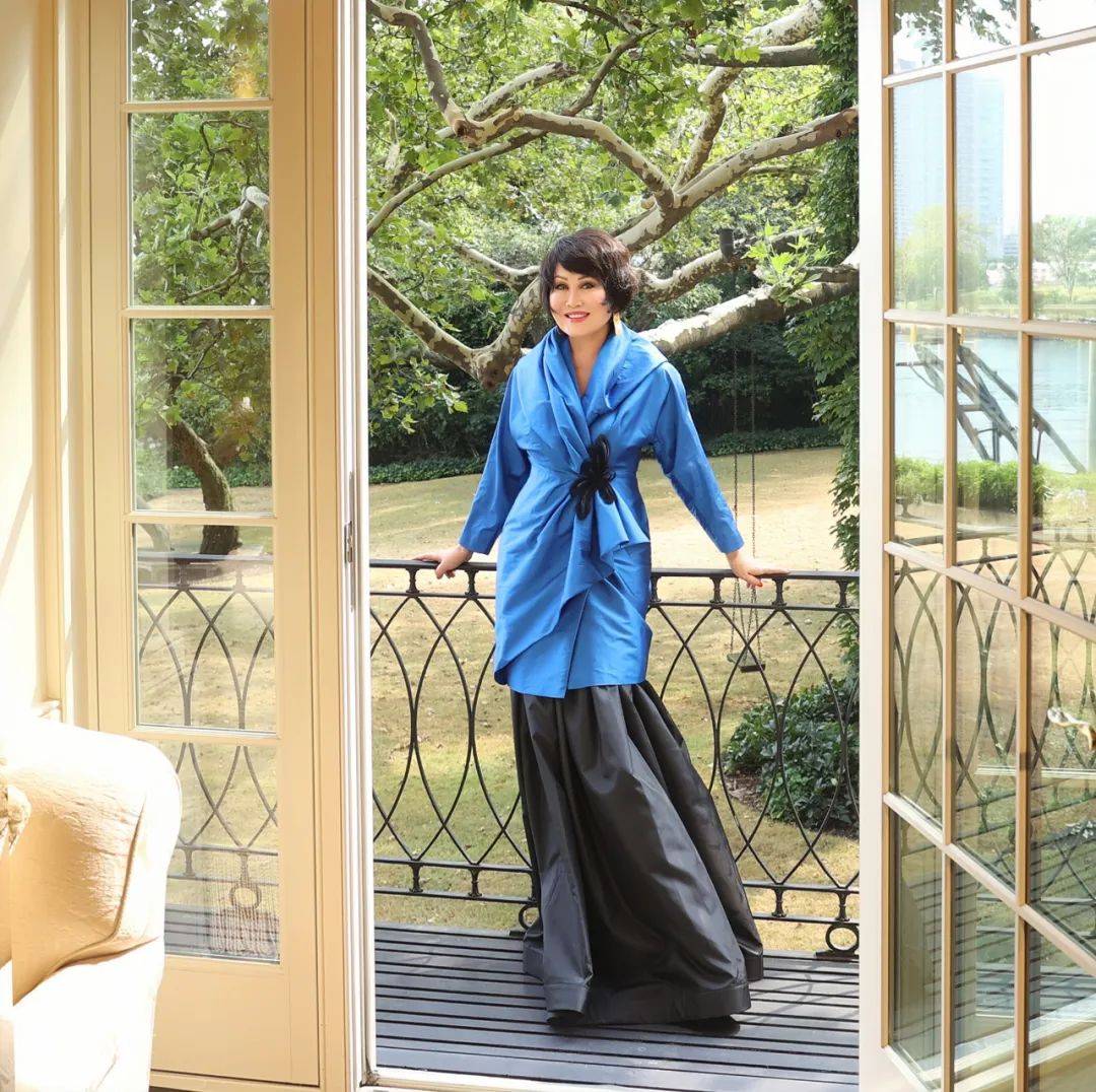 靳羽西年轻时的照片图片,靳羽西魅力女性