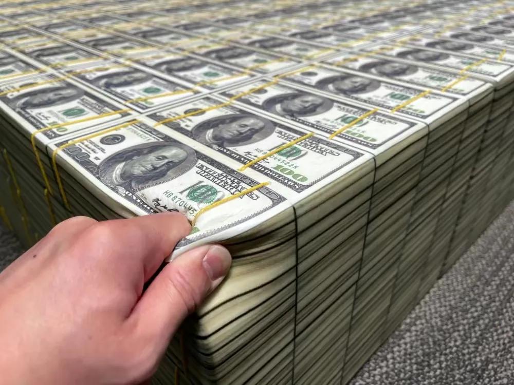 太尴尬！戴琪拒降对华关税，恶性通胀之下，美国25%民众吃不饱