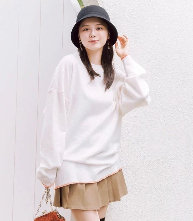 长袖t恤太大了该怎么搭配,长袖t恤的8种时髦穿法