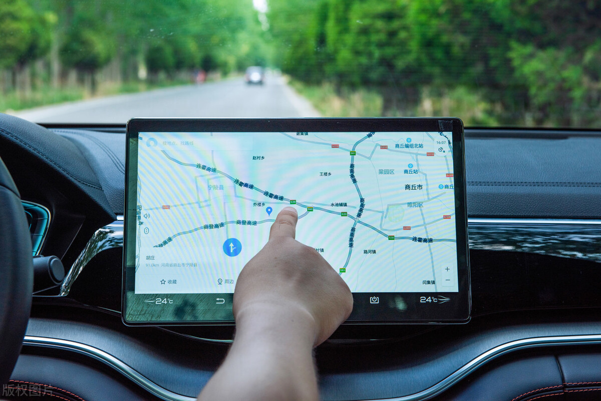 手机导航投影在车玻璃上的方法,导航可以投影在汽车玻璃上吗