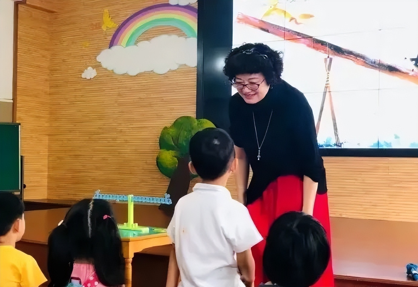 幼儿园课程游戏化实施途径和方法,幼儿园课程游戏化教研活动简讯