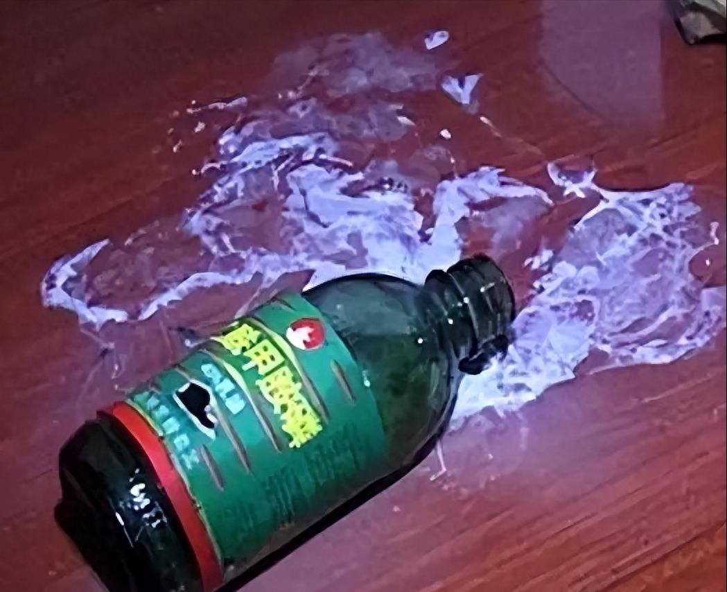 死而复生：男子喝百草枯自杀，葬礼上神秘复活！