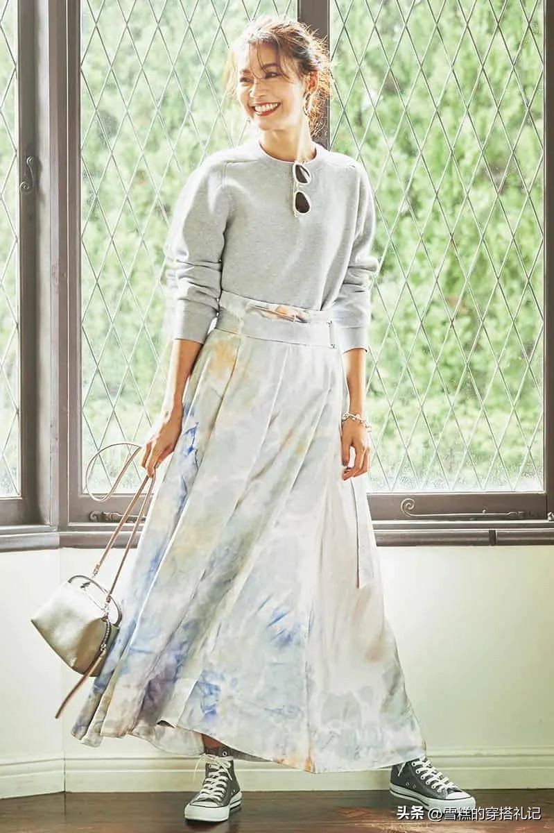 遮肚子显瘦藏肉卫衣,韩系穿搭卫衣搭配长裙